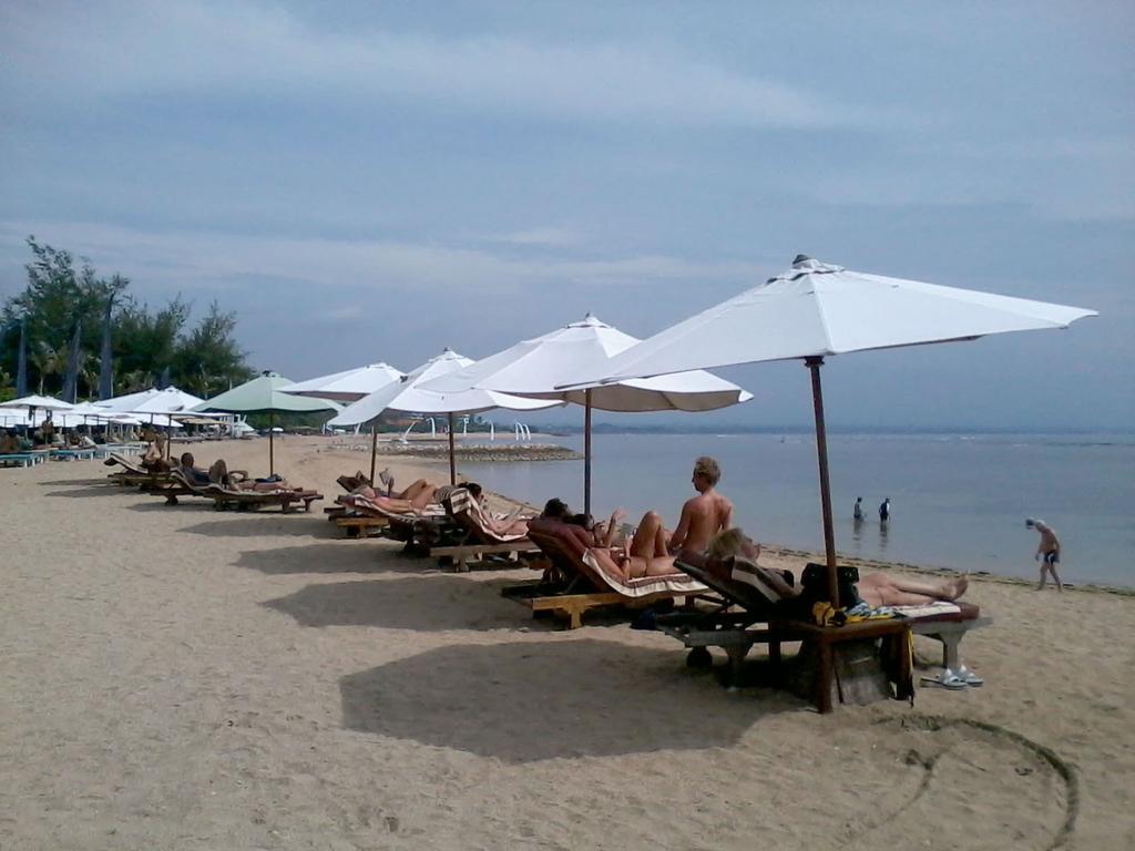 Gazebo Beach Hotel Sanur Exterior foto